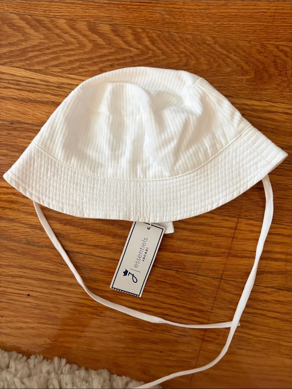 NWT Jacadi White Cotton Bucket Hat with Logo Patch, 6m